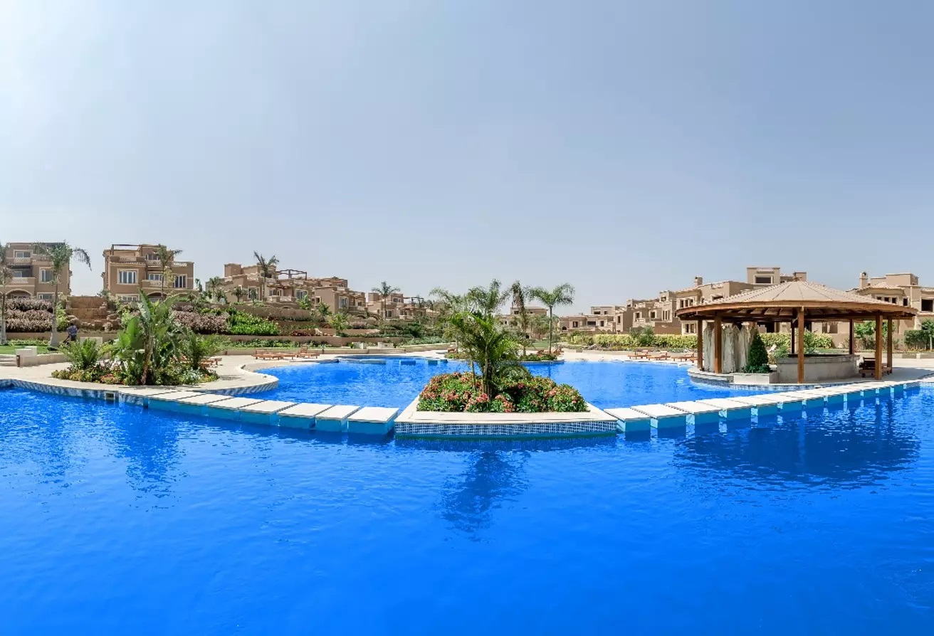 In New Cairo, book your villa in La Nuova Vista compound with an area of 654 m²